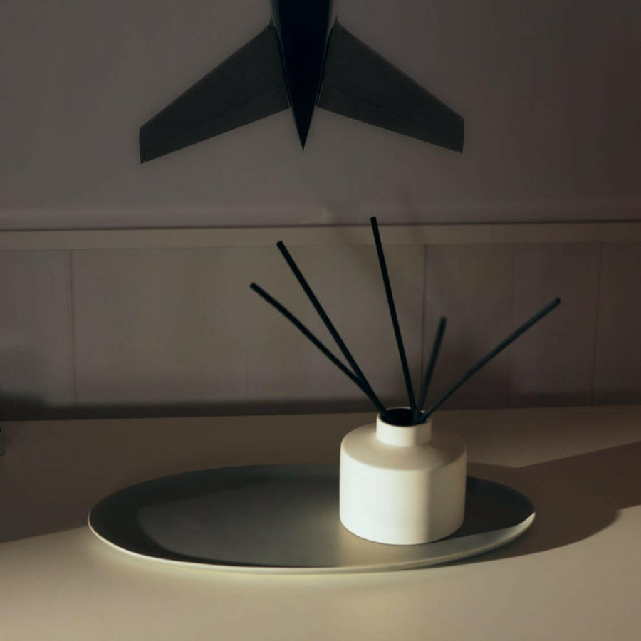 Elegant oval platter showcasing exquisite design, perfect for formal dining and special occasions