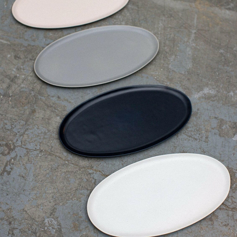 Elegant oval platter showcasing exquisite design, perfect for formal dining and special occasions