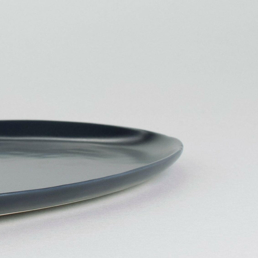 Elegant oval platter showcasing exquisite design, perfect for formal dining and special occasions