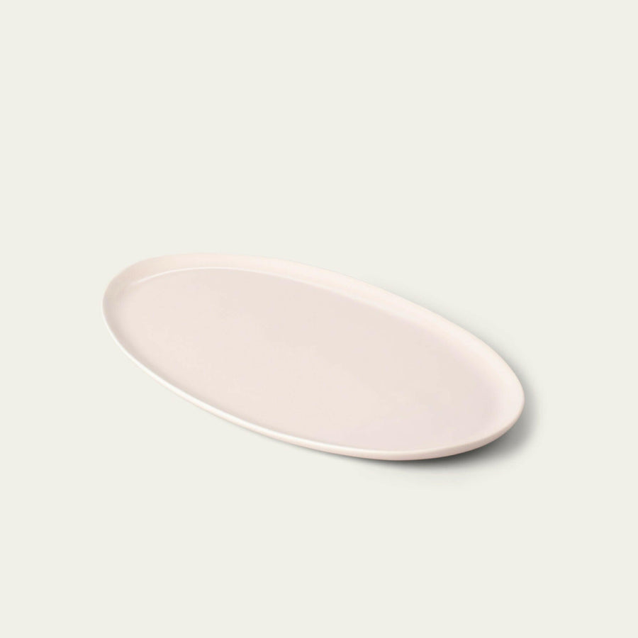 Elegant oval platter showcasing exquisite design, perfect for formal dining and special occasions