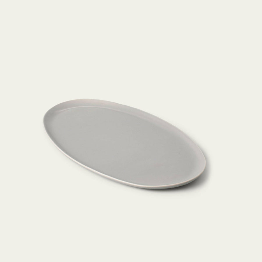 Elegant oval platter showcasing exquisite design, perfect for formal dining and special occasions