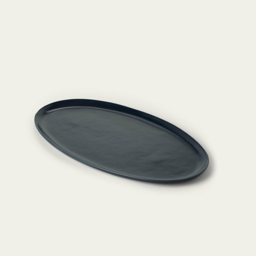 Elegant oval platter showcasing exquisite design, perfect for formal dining and special occasions