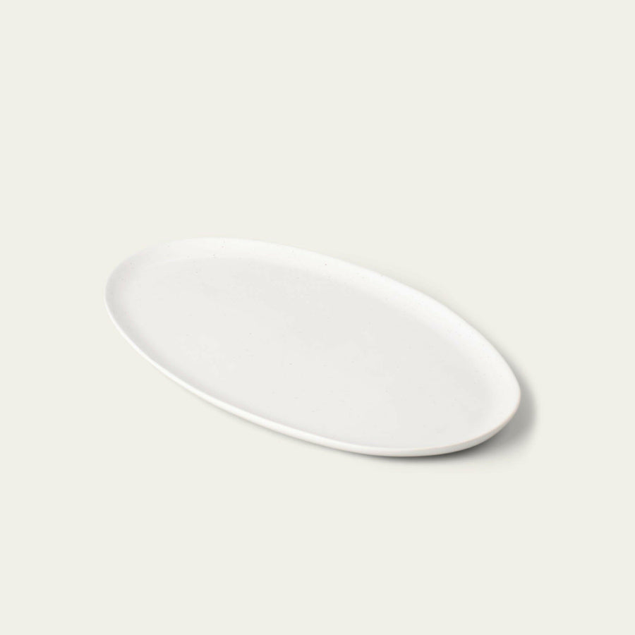 Elegant oval platter showcasing exquisite design, perfect for formal dining and special occasions